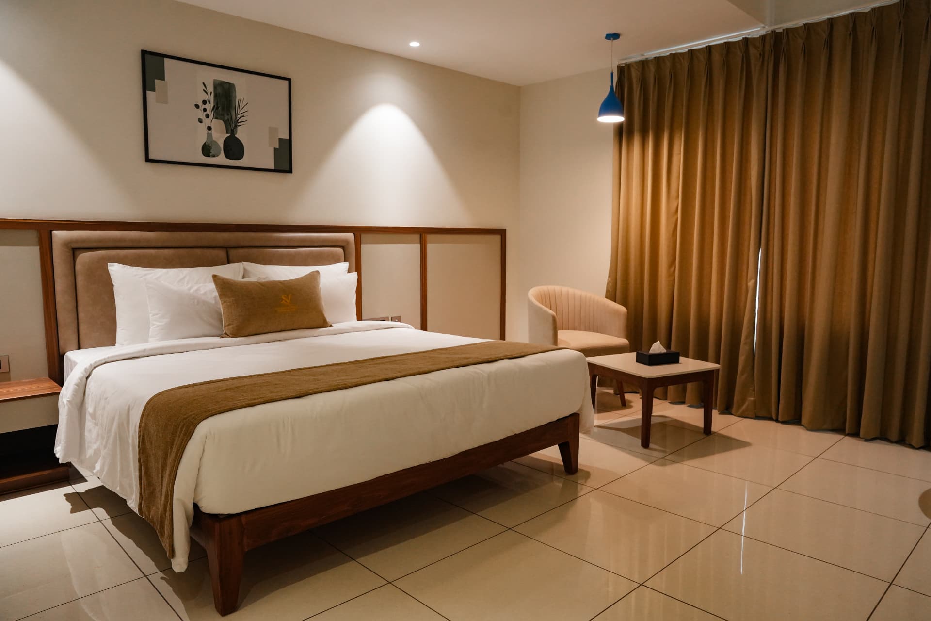 Premium King room at Shoreline Vista